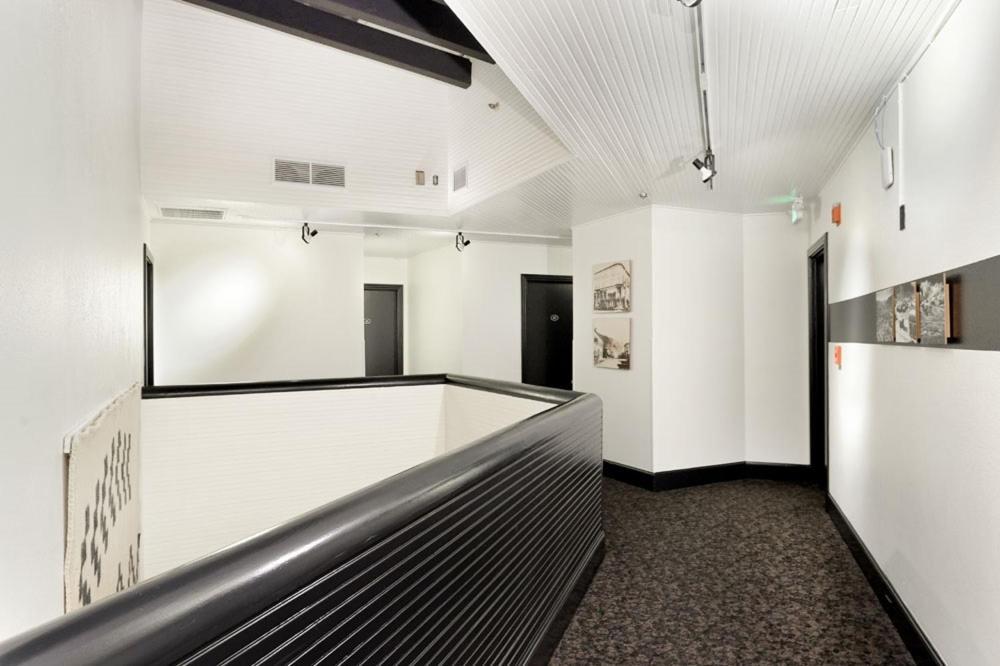 Independence Square 213, Spacious Hotel Room With 2 Queen Beds, Wet Bar, And Sitting Area Aspen Exterior foto